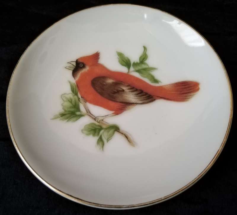 Display plate. Red Crested Finch from S. America. No Name. 10.5cm in Diameter