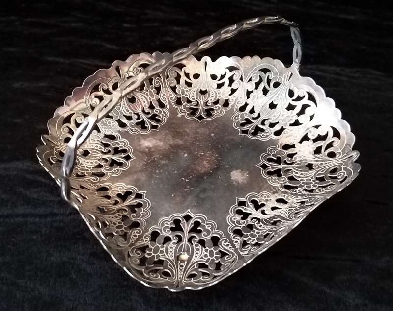 EBCO EPNS dish with handle