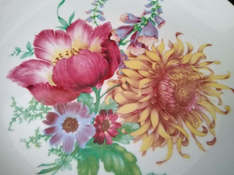 AK Kaiser West German Display plate Flower bouquet. 24cm Diameter