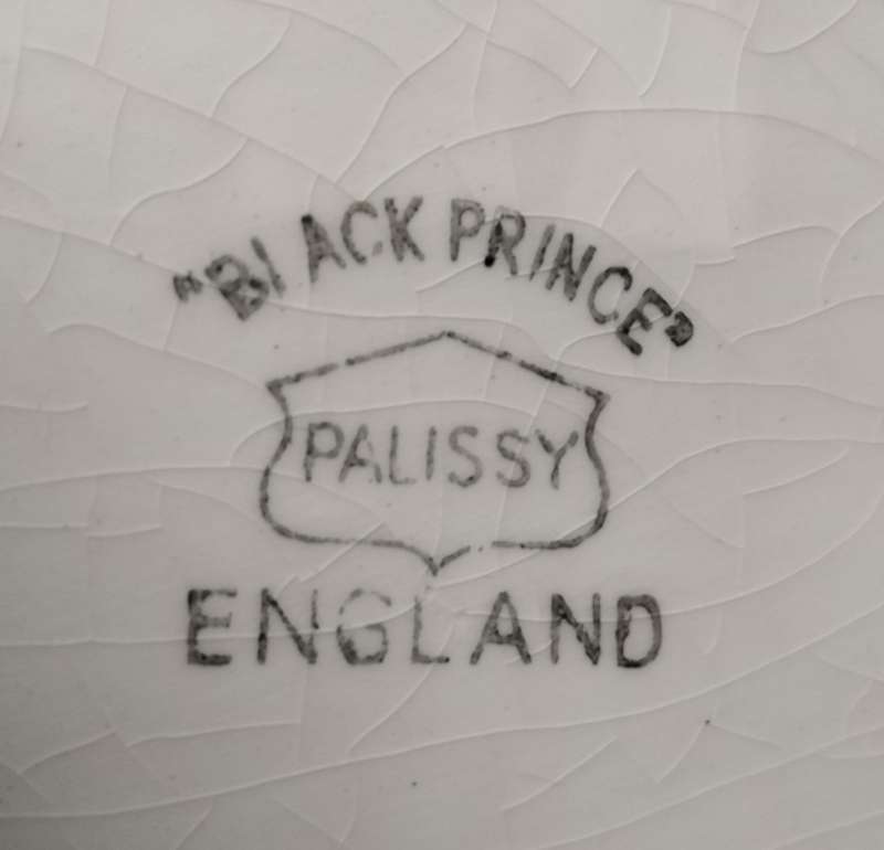 Palissy pair of `Black Prince` Meat platters 30.5cm long