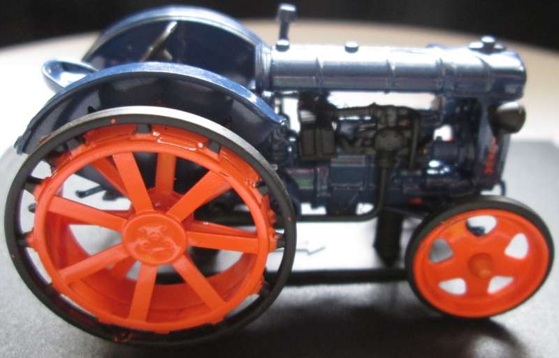 Scale Model-Tractor-Fordson E27N-1945-Blue
