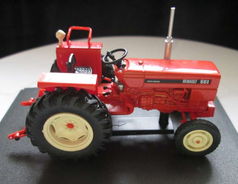 Scale Model-Tractor-Renault 551-1973-Orange