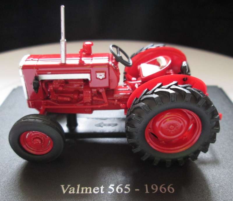 Scale Model-Tractor-Valmet 565-1966-Red