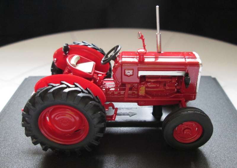 Scale Model-Tractor-Valmet 565-1966-Red