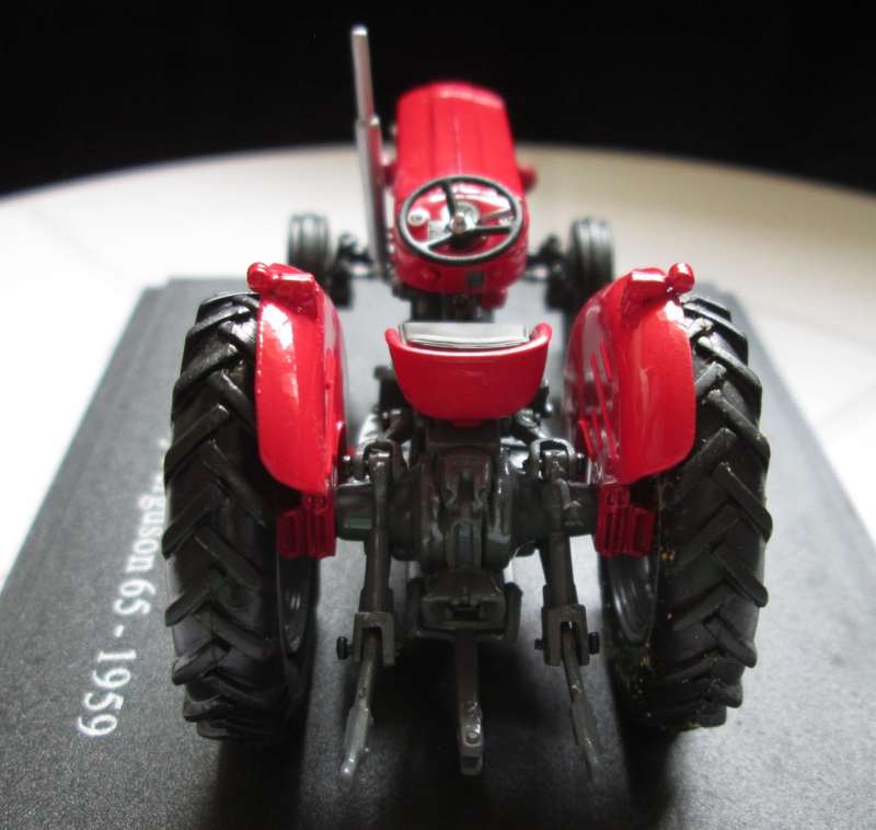 Scale Model-Tractor-Massey Ferguson 65-1959-Red