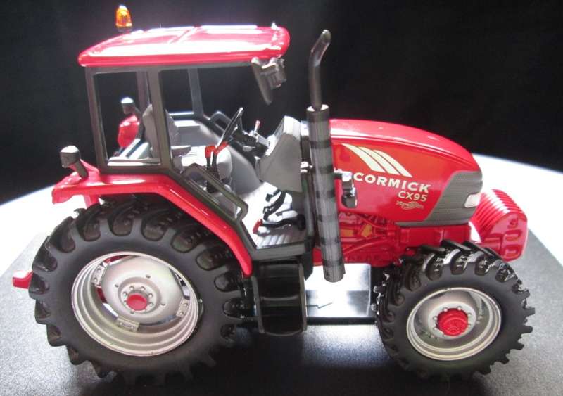 Scale Model-Tractor-MC Cormick CX95-2004-Red