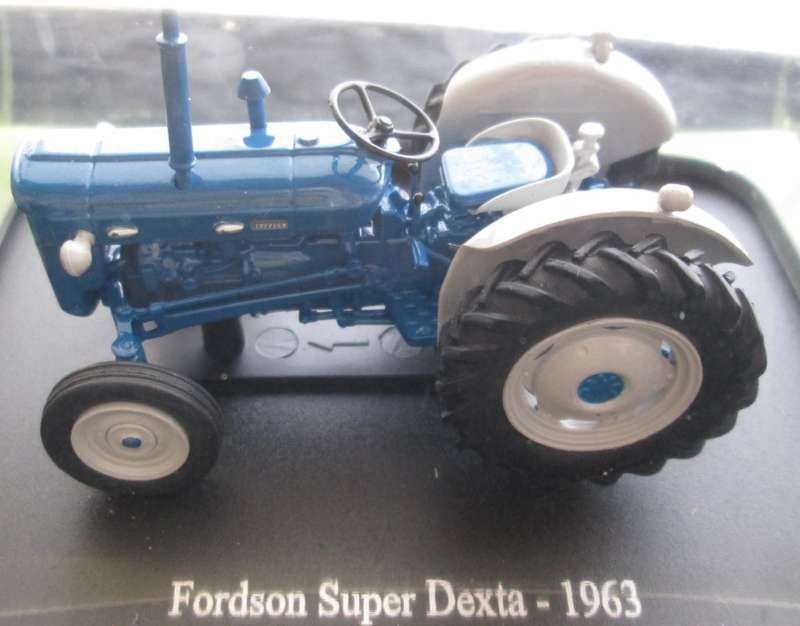 Hachette Partworks-Scale Model-Tractor-Fordson Super Dexta-1963-Blue