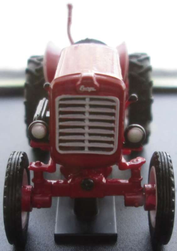 Hachette Partworks-Scale Model-Tractor-Energic 511-1955-Red