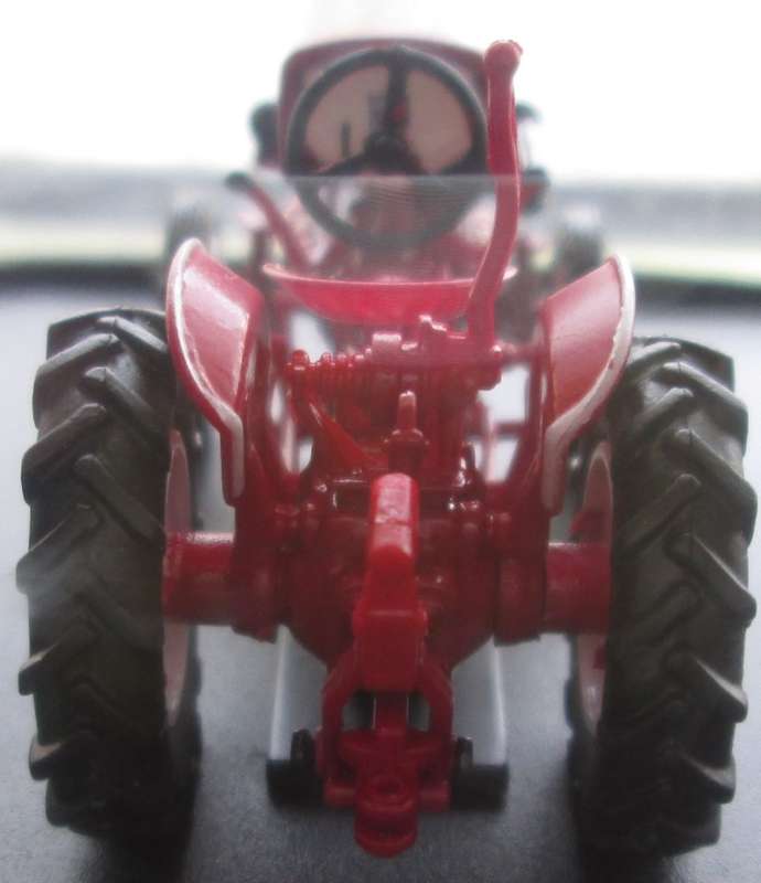 Hachette Partworks-Scale Model-Tractor-Energic 511-1955-Red