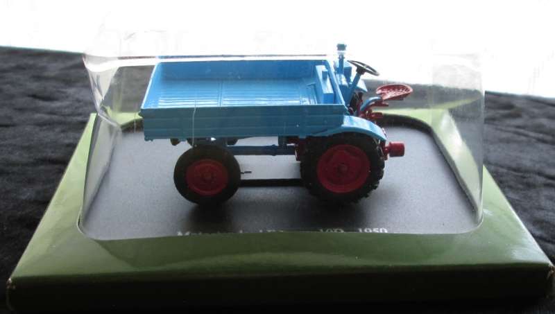 Hachette Partworks-Scale Model-Motostandard Farmax 10D-1950-Blue