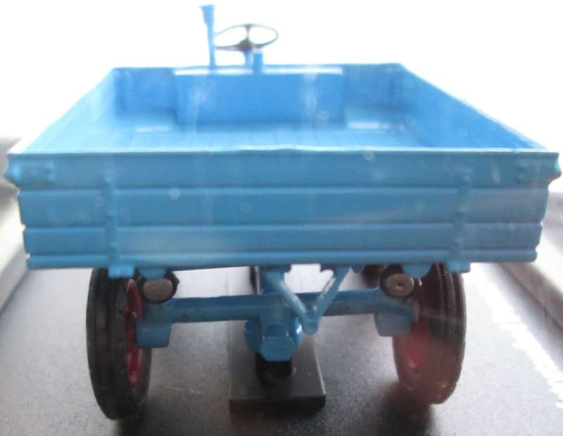Hachette Partworks-Scale Model-Motostandard Farmax 10D-1950-Blue