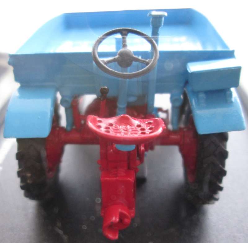 Hachette Partworks-Scale Model-Motostandard Farmax 10D-1950-Blue