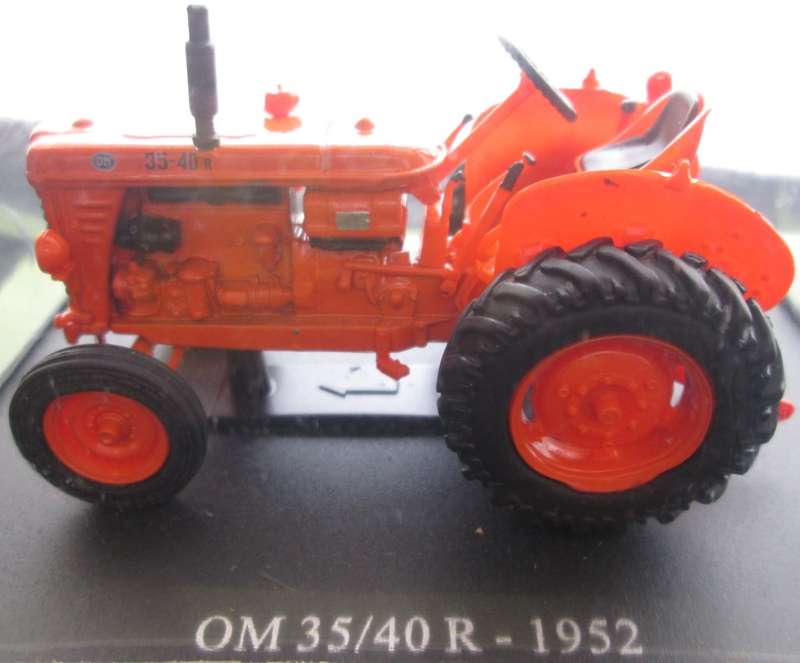 Hachette Partworks-Scale Model-Tractor-OM 35/40R-1952-Orange
