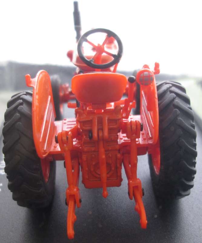 Hachette Partworks-Scale Model-Tractor-OM 35/40R-1952-Orange