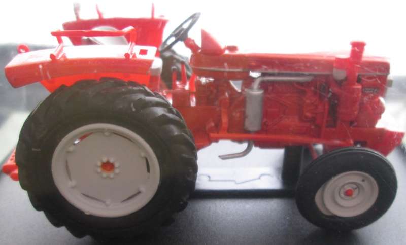 Hachette Partworks-Scale Model-Tractor-Renault Super 6D-1966