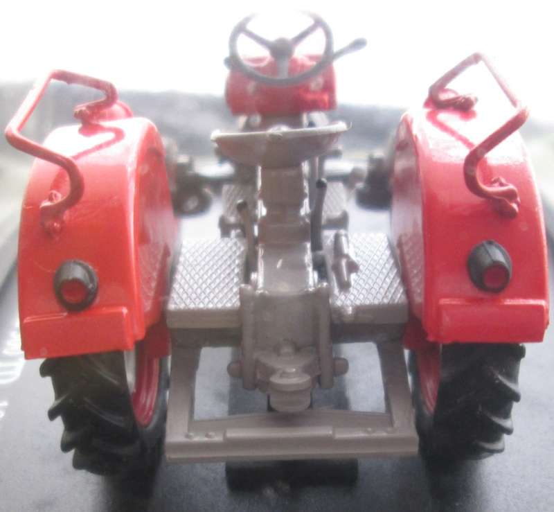 Hachette Partworks-Scale Model-Tractor-Bautz 300 TD-1960