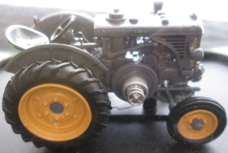 Hachette Partworks-Scale Model-Tractor-Landini L25-1950