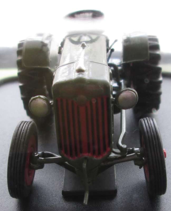 Hachette Partworks-Scale Model-Tractor-Hurlimann H12-1951