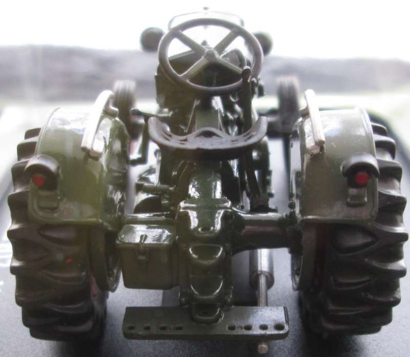 Hachette Partworks-Scale Model-Tractor-Hurlimann H12-1951