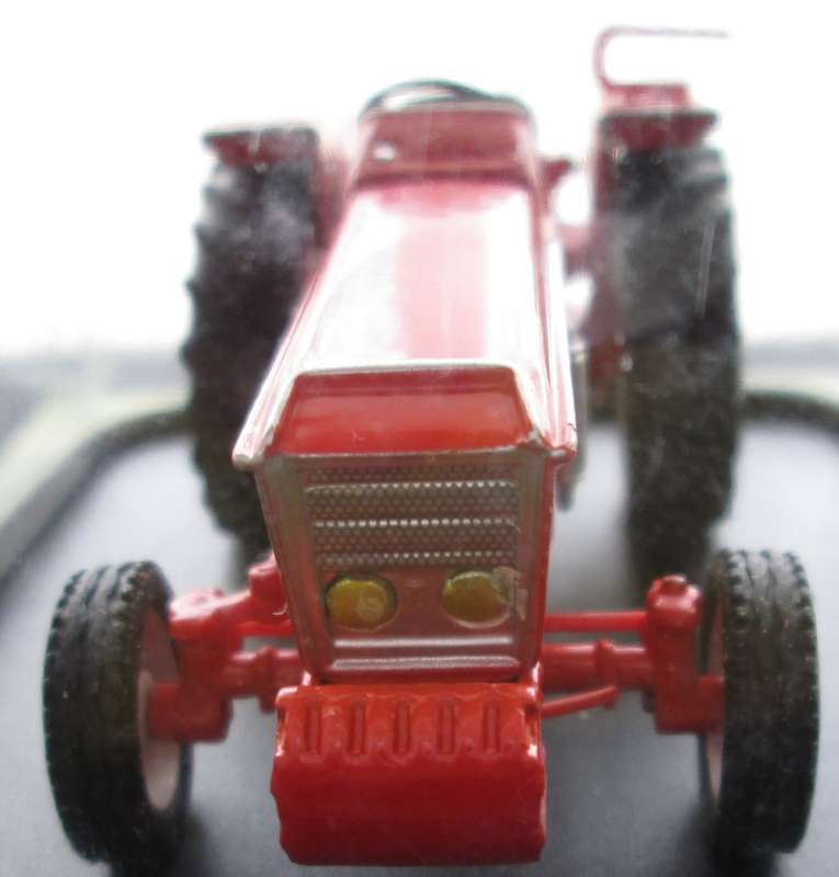 Hachette Partworks-Scale Model-Tractor-Renault 56-1968