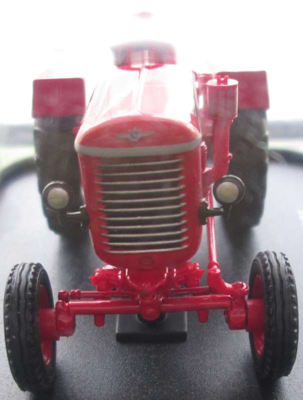 Hachette Partworks-Scale Model-Tractor-Champion Elan-1956