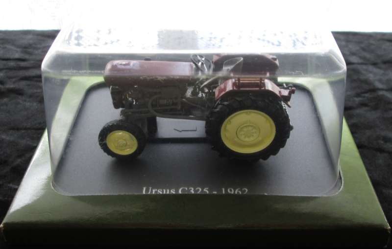 Hachette Partworks-Scale Model-Tractor-Ursus C325-1962