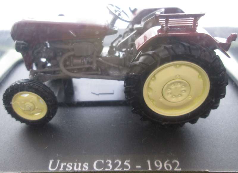 Hachette Partworks-Scale Model-Tractor-Ursus C325-1962