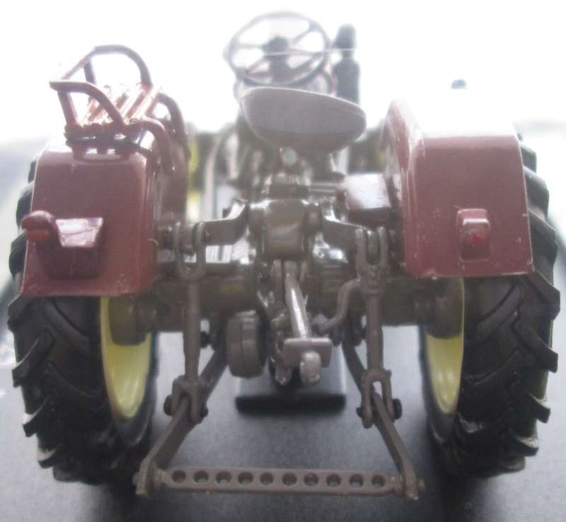 Hachette Partworks-Scale Model-Tractor-Ursus C325-1962
