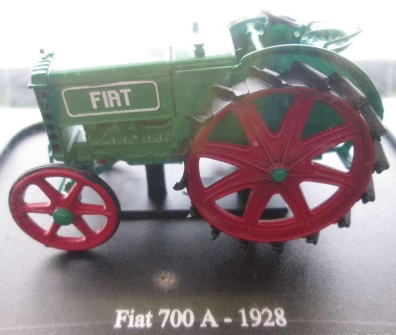 Hachette Partworks-Scale Model-Tractor-Fiat 700A-1928