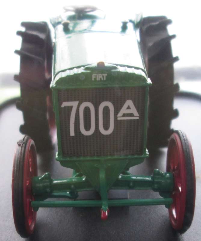 Hachette Partworks-Scale Model-Tractor-Fiat 700A-1928