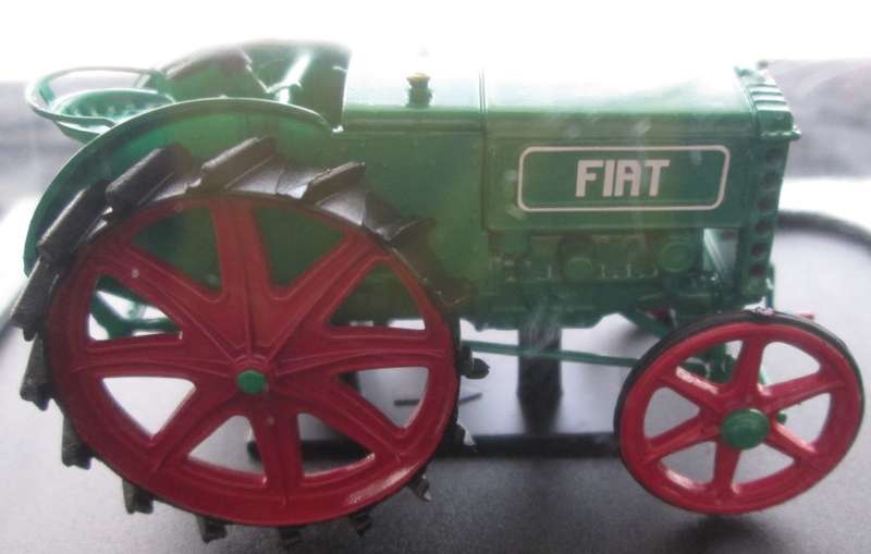 Hachette Partworks-Scale Model-Tractor-Fiat 700A-1928