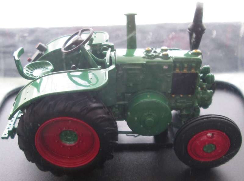 Hachette Partworks-Scale Model-Tractor-Le Percheron Type 25A-1951