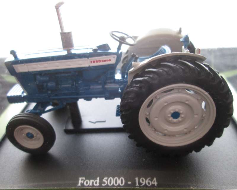 Hachette Partworks-Scale Model-Tractor-Ford 5000-1964