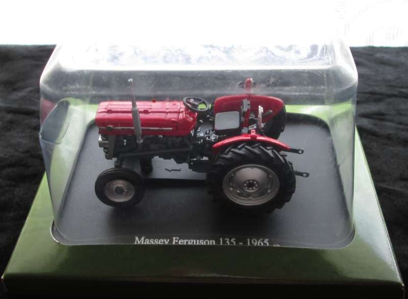 Hachette Partworks-Scale Model-Tractor-Massey Ferguson 135-1965