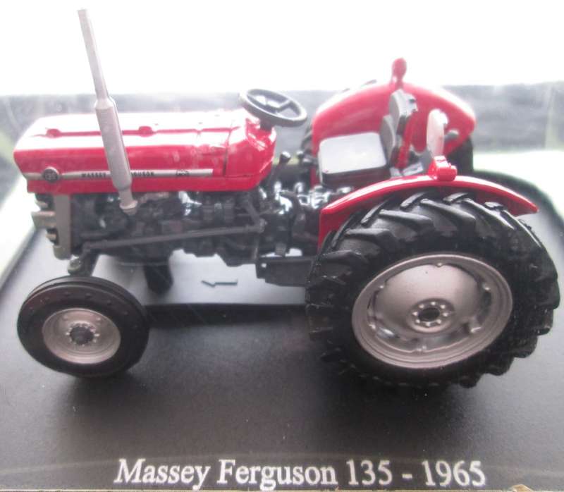 Hachette Partworks-Scale Model-Tractor-Massey Ferguson 135-1965