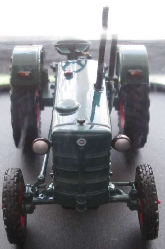 Hachette Partworks-Scale Model-Tractor-Hanomag R28-1953