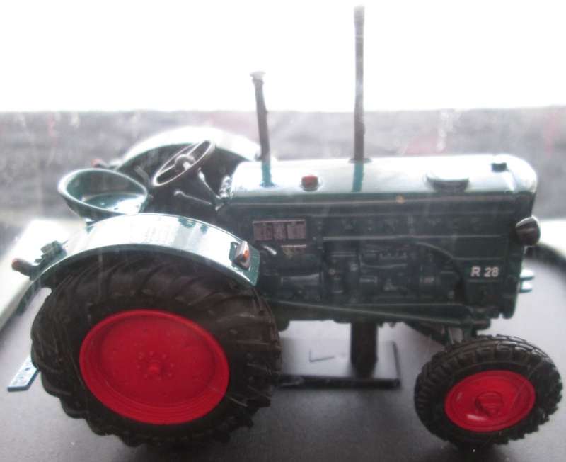 Hachette Partworks-Scale Model-Tractor-Hanomag R28-1953