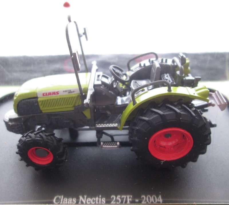 Hachette Partworks-Scale Model-Tractor-Claas Nectis 257F-2004