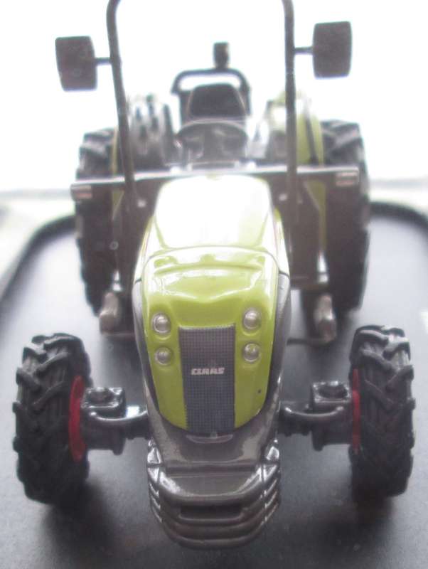 Hachette Partworks-Scale Model-Tractor-Claas Nectis 257F-2004