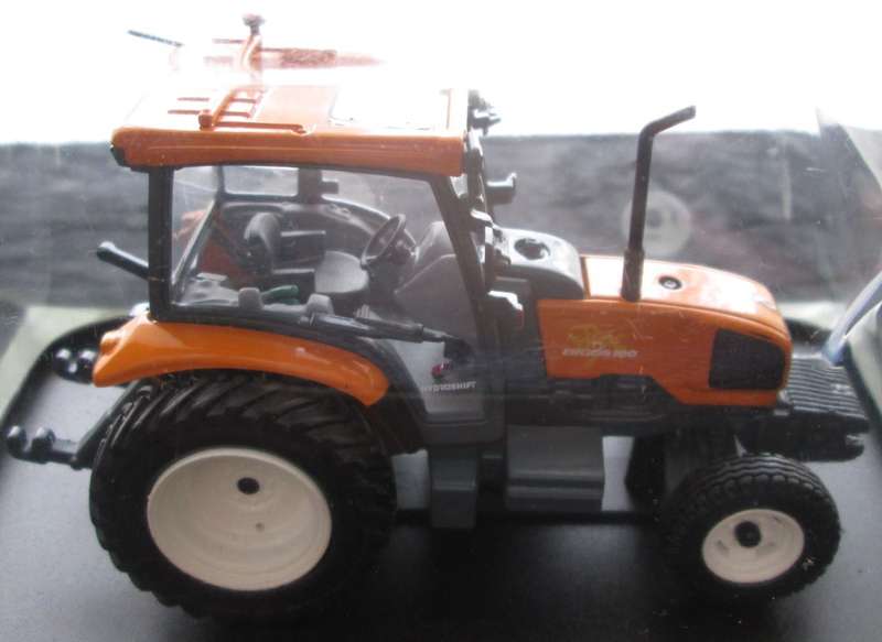 Hachette Partworks-Scale Model-Tractor-Renault Ergos 100H-2004