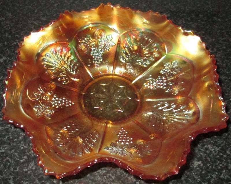 Home Decor-Carnival Glass-Bowl-Fenton USA Peacock/Grapes -Good Condition