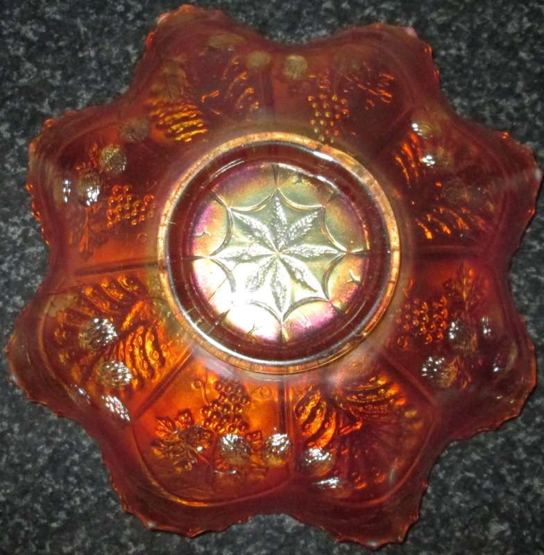 Home Decor-Carnival Glass-Bowl-Fenton USA Peacock/Grapes -Good Condition