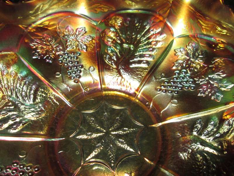 Home Decor-Carnival Glass-Bowl-Fenton USA Peacock/Grapes -Good Condition