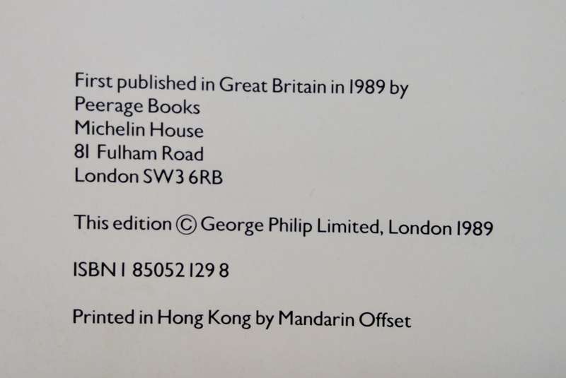 Book-1989-Family Atlas of The World/144pages.