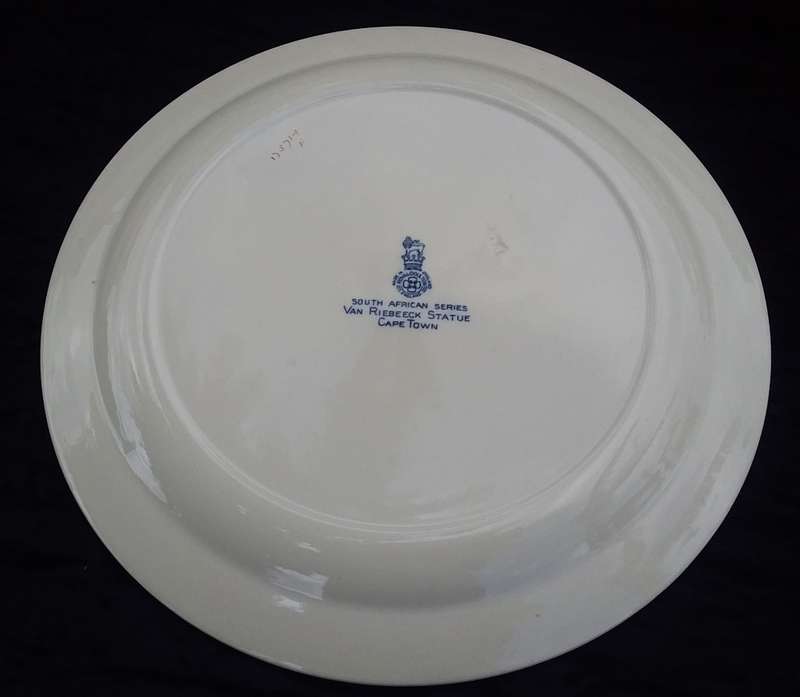 Collectable Plate-Royal Doulton-South African Series/Van Riebeeck Statue Cape Town