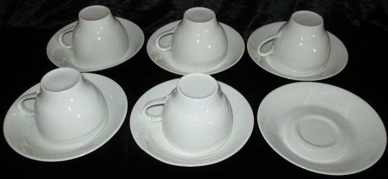 Kitchenware/Tableware-5 x No Name Cups and 6 x No Name Saucers.