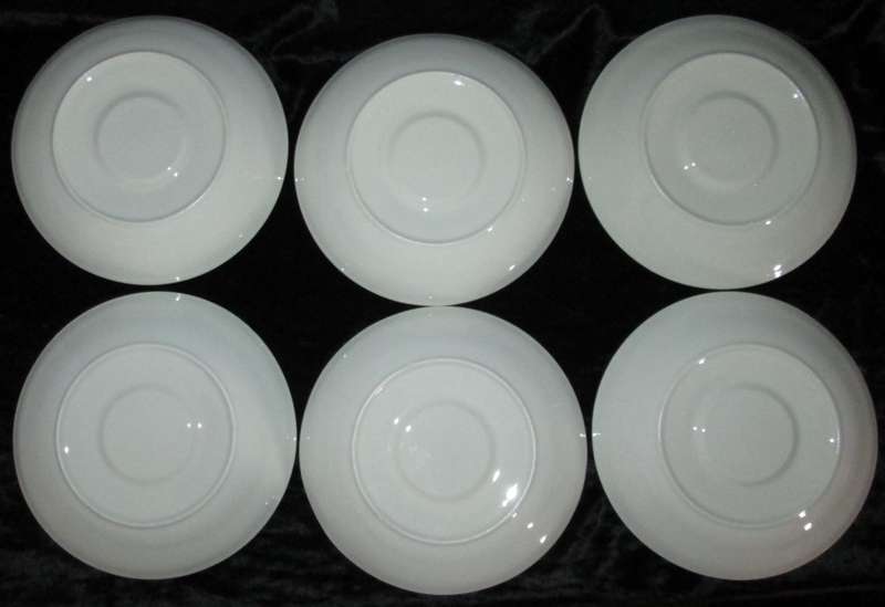 Kitchenware/Tableware-5 x No Name Cups and 6 x No Name Saucers.