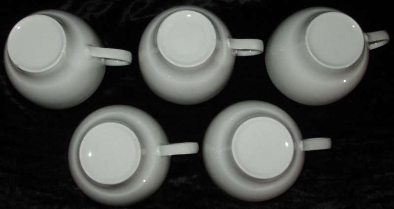 Kitchenware/Tableware-5 x No Name Cups and 6 x No Name Saucers.