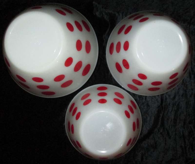 Home Decor-Kitchen Ware-Serving Ware-3 x Red Polka Dot Fire King Ware Bowls.