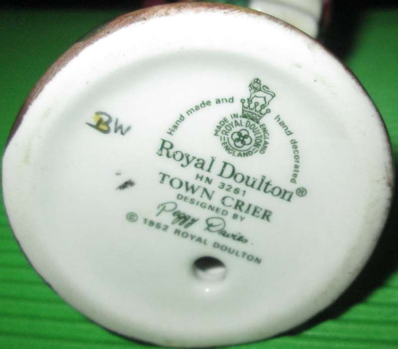 1988 Miniature Royal Doulton Figurine in Box-Town Crier HN3261-Hand Made and Hand Decorated.